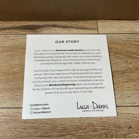 Luca + Danni Crystal Blue Pearl Bracelet Wire Bangle Brass Tone Embrace Journey - Picture 4 of 4